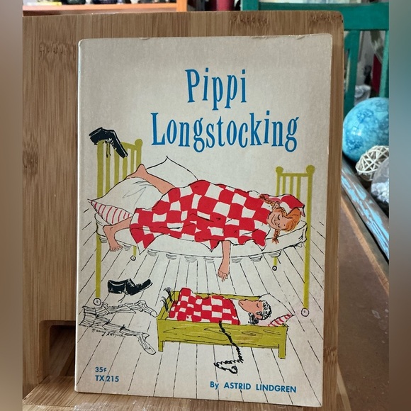 Pippi Longstocking Book Astrid Lindgren Paperback 5th printing- December 1963 - Picture 1 of 4